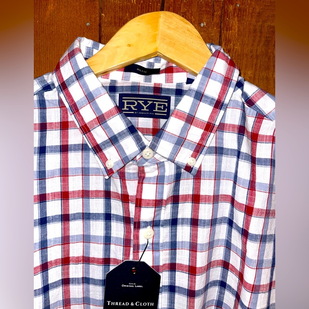 Mens button-down short sleeve shirt.